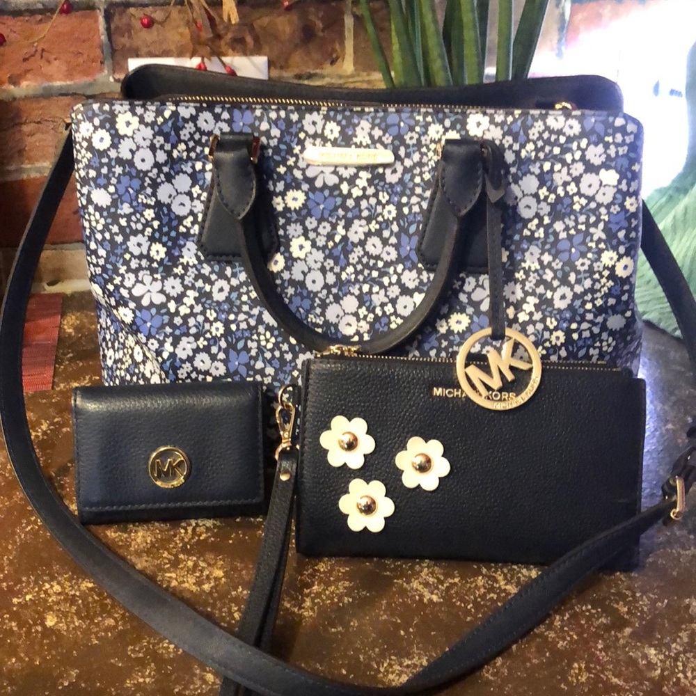 Michael Kors bag with wallet and mini wallet!